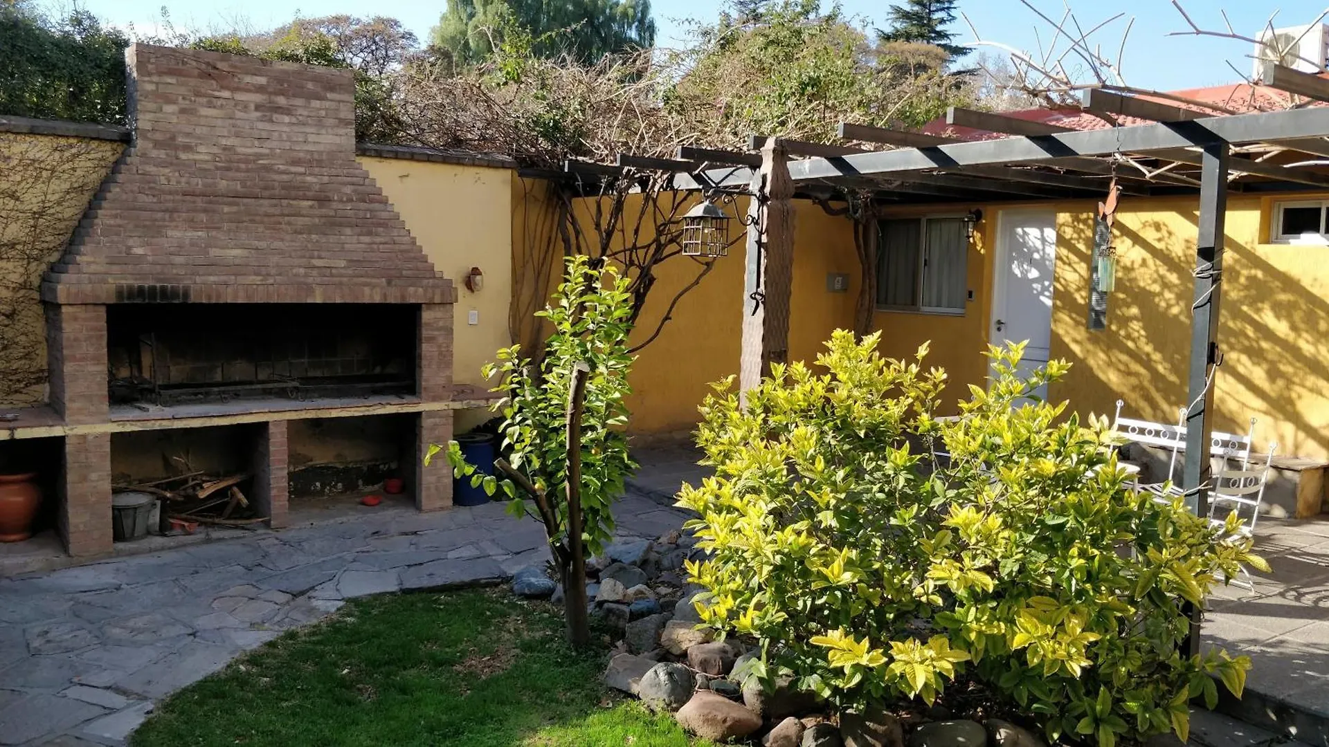 Alamo Hostel & Suites Mendoza 0*,